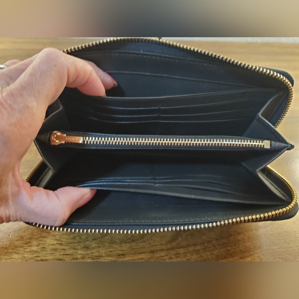 COACH LEATHER ACCORDION CHARCOAL/SLATE WALLET IN LIKE NEW CONDITION! - Picture 3 of 8